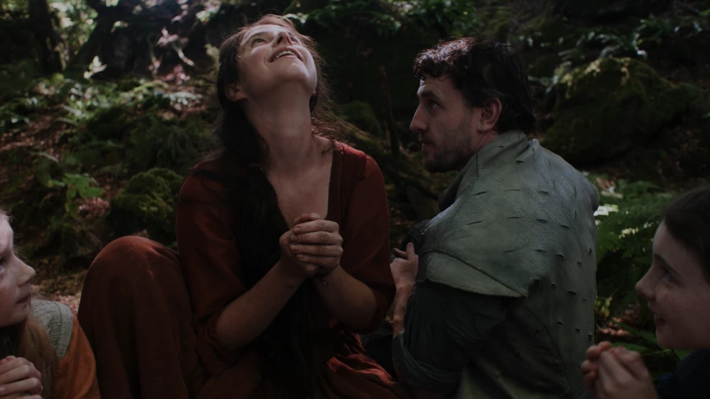 Still frame 105 from Hamnet (2025) directed by Chloe Zhao