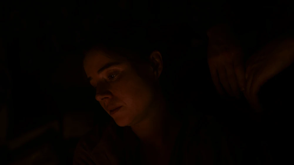 Still frame 111 from Hamnet (2025) directed by Chloe Zhao