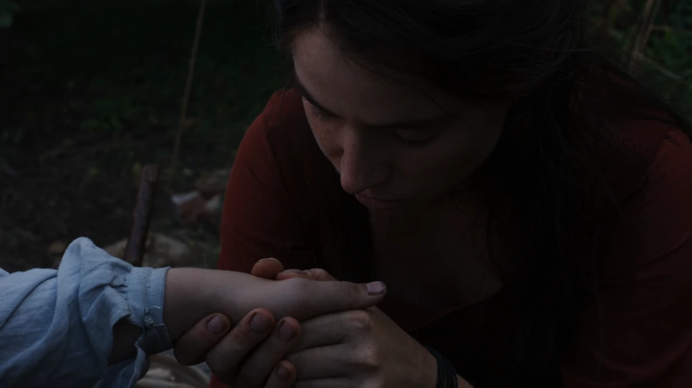 Still frame 116 from Hamnet (2025) directed by Chloe Zhao