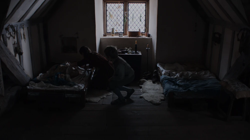 Still frame 131 from Hamnet (2025) directed by Chloe Zhao