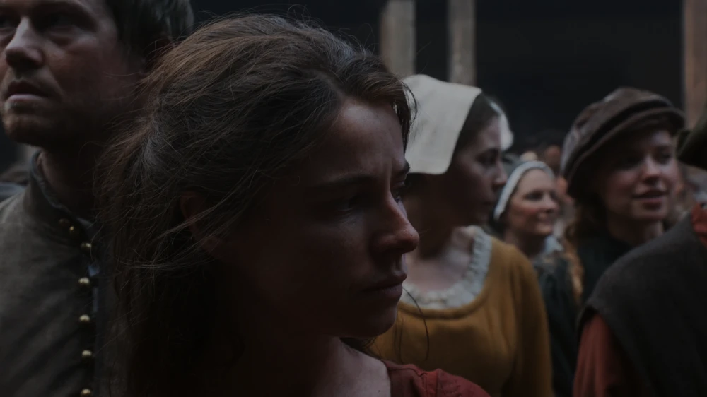Still frame 204 from Hamnet (2025) directed by Chloe Zhao