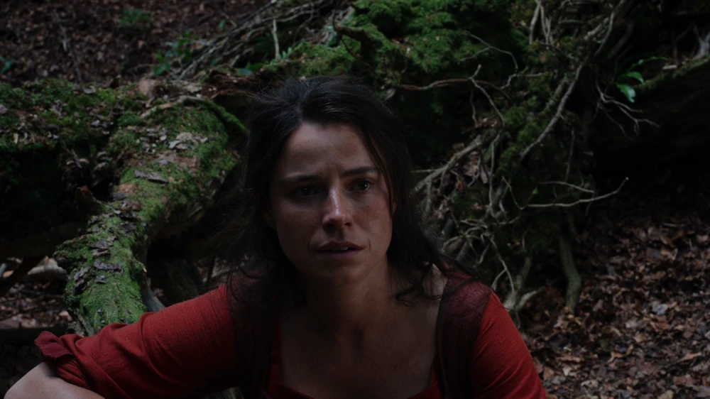 Still frame 33 from Hamnet (2025) directed by Chloe Zhao