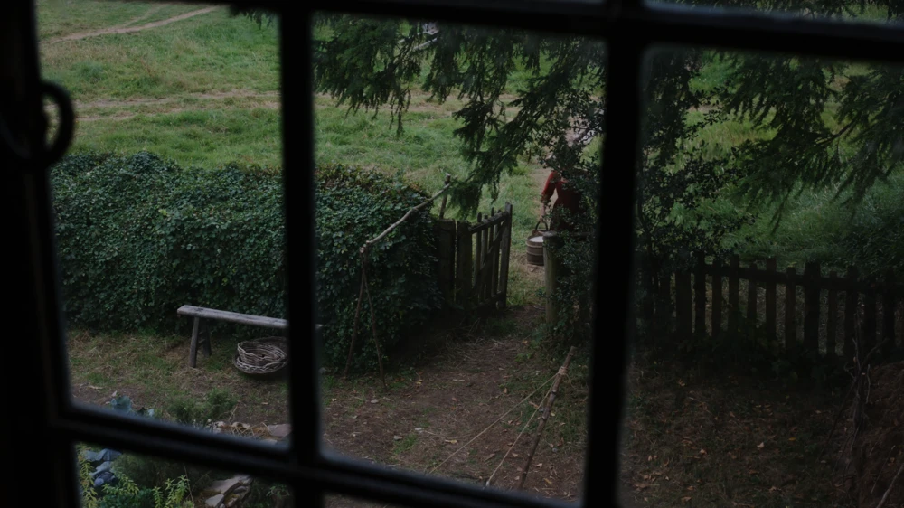 Still frame 39 from Hamnet (2025) directed by Chloe Zhao