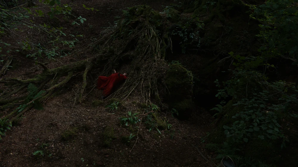 Still frame 61 from Hamnet (2025) directed by Chloe Zhao