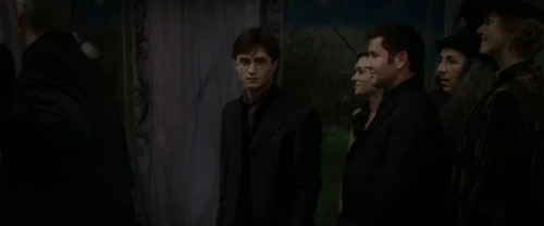 Still frame 25 from Harry Potter and the Deathly Hallows: Part 1 (2010) directed by David Yates