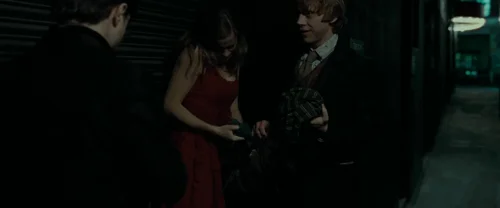 Still frame 30 from Harry Potter and the Deathly Hallows: Part 1 (2010) directed by David Yates