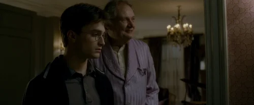Still frame 9 from Harry Potter and the Half-Blood Prince (2009) directed by David Yates