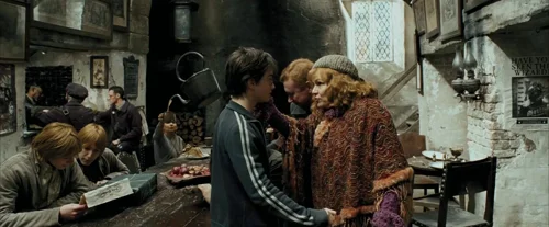 Still frame 13 from Harry Potter and the Prisoner of Azkaban (2004) directed by Chris Columbus