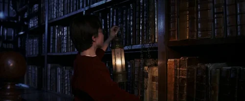 Still frame 107 from Harry Potter and the Sorcerer's Stone (2001) directed by Chris Columbus