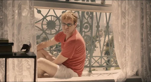 Still frame 14 from Her (2013) directed by Spike Jonze