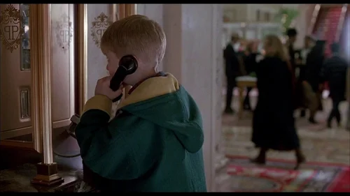 Still frame 25 from Home Alone 2: Lost in New York (1992) directed by Chris Columbus