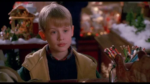 Still frame 40 from Home Alone 2: Lost in New York (1992) directed by Chris Columbus