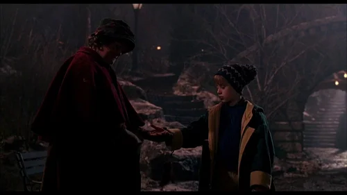 Still frame 59 from Home Alone 2: Lost in New York (1992) directed by Chris Columbus