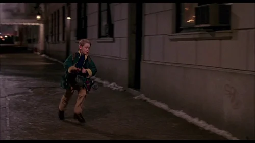 Still frame 74 from Home Alone 2: Lost in New York (1992) directed by Chris Columbus