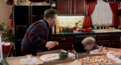 Still frame 7 from Home Alone (1990) directed by Chris Columbus
