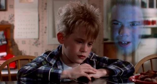 Still frame 19 from Home Alone (1990) directed by Chris Columbus