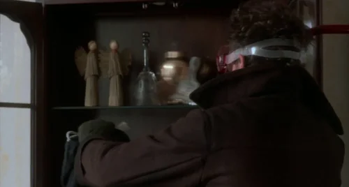 Still frame 34 from Home Alone (1990) directed by Chris Columbus