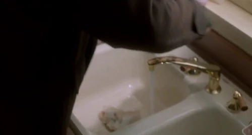 Still frame 39 from Home Alone (1990) directed by Chris Columbus