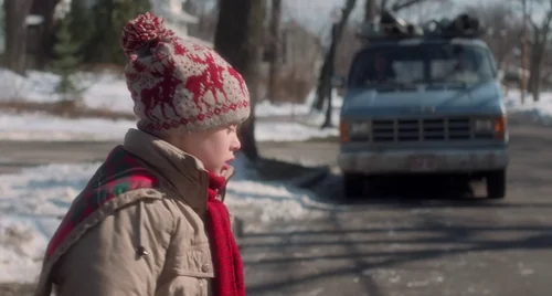 Still frame 38 from Home Alone (1990) directed by Chris Columbus