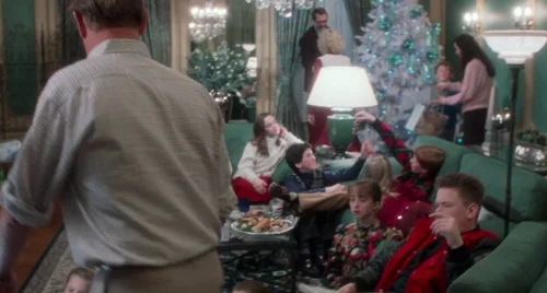 Still frame 43 from Home Alone (1990) directed by Chris Columbus