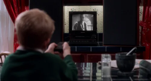 Still frame 42 from Home Alone (1990) directed by Chris Columbus