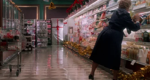 Still frame 44 from Home Alone (1990) directed by Chris Columbus