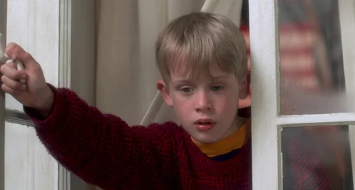 Still frame 53 from Home Alone (1990) directed by Chris Columbus