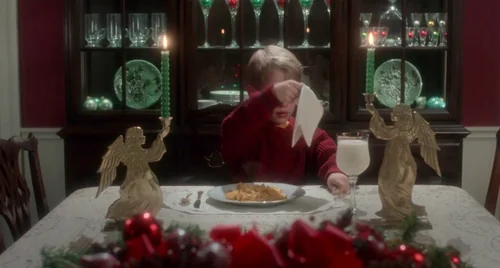 Still frame 64 from Home Alone (1990) directed by Chris Columbus