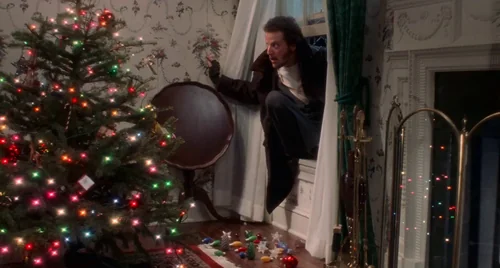 Still frame 75 from Home Alone (1990) directed by Chris Columbus