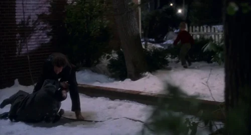 Still frame 78 from Home Alone (1990) directed by Chris Columbus