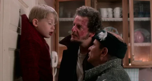 Still frame 80 from Home Alone (1990) directed by Chris Columbus
