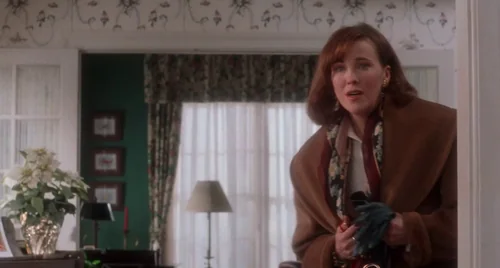 Still frame 84 from Home Alone (1990) directed by Chris Columbus