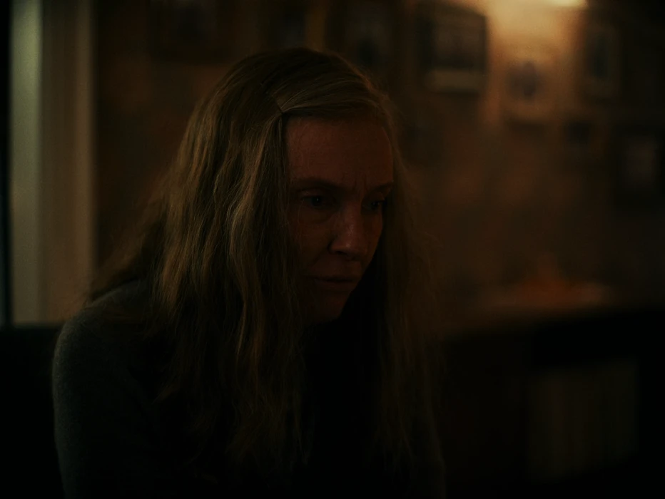 Still frame 100 from I'm Thinking of Ending Things (2020) directed by Charlie Kaufman