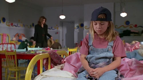 Still frame 8 from It Takes Two (1995) directed by Andy Tennant