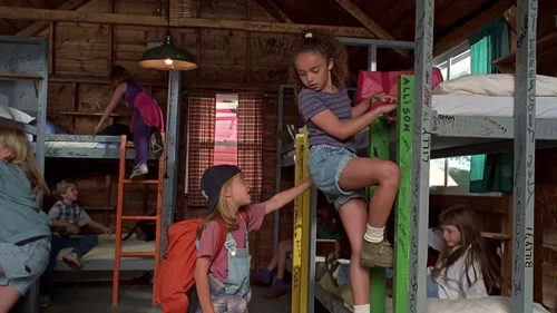 Still frame 13 from It Takes Two (1995) directed by Andy Tennant