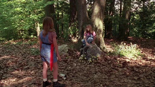 Still frame 22 from It Takes Two (1995) directed by Andy Tennant
