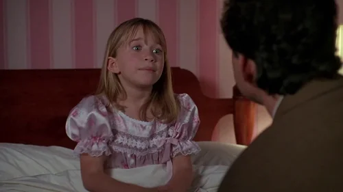 Still frame 30 from It Takes Two (1995) directed by Andy Tennant