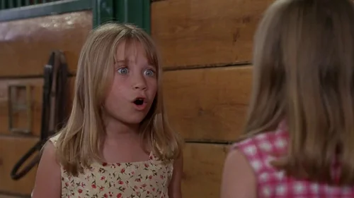 Still frame 36 from It Takes Two (1995) directed by Andy Tennant