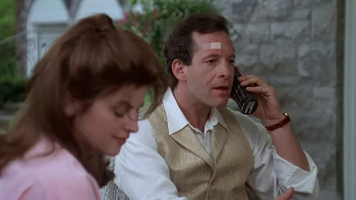 Still frame 42 from It Takes Two (1995) directed by Andy Tennant