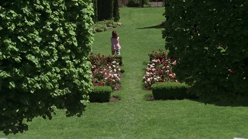 Still frame 43 from It Takes Two (1995) directed by Andy Tennant