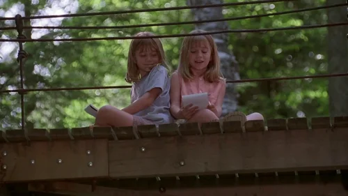 Still frame 59 from It Takes Two (1995) directed by Andy Tennant