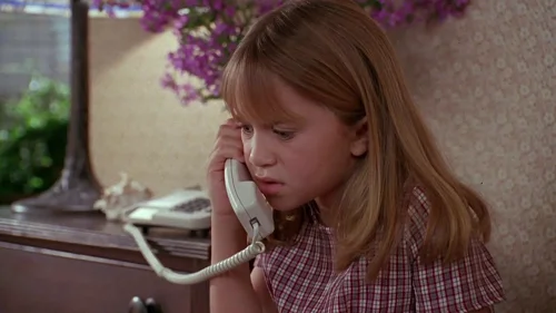 Still frame 62 from It Takes Two (1995) directed by Andy Tennant