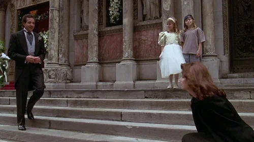 Still frame 81 from It Takes Two (1995) directed by Andy Tennant