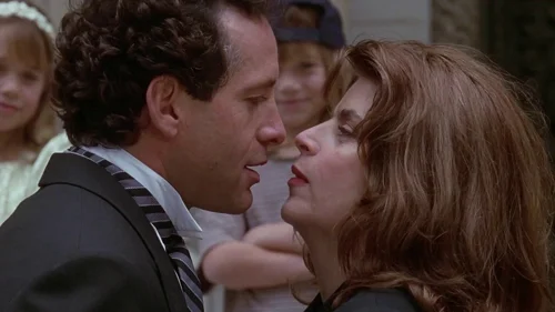 Still frame 80 from It Takes Two (1995) directed by Andy Tennant