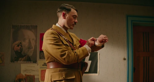 Still frame 65 from Jojo Rabbit (2019) directed by Taika Waititi