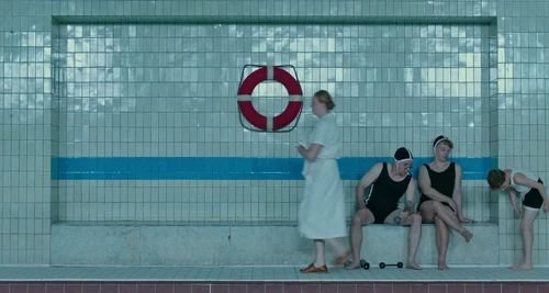 Still frame 77 from Jojo Rabbit (2019) directed by Taika Waititi