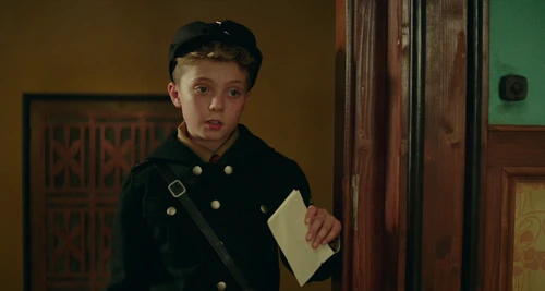 Still frame 82 from Jojo Rabbit (2019) directed by Taika Waititi