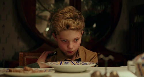 Still frame 97 from Jojo Rabbit (2019) directed by Taika Waititi