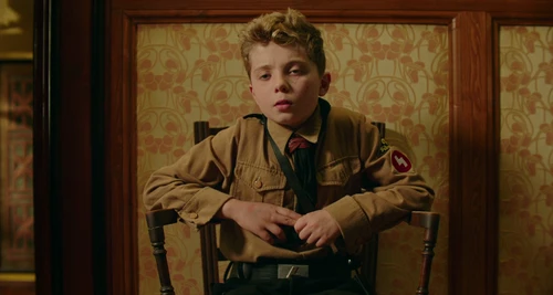 Still frame 100 from Jojo Rabbit (2019) directed by Taika Waititi