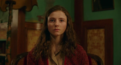 Still frame 107 from Jojo Rabbit (2019) directed by Taika Waititi